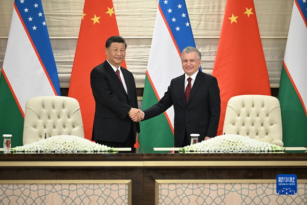 President Xi Jinping Holds Talks with President Shavkat Mirziyoyev of Uzbekistan