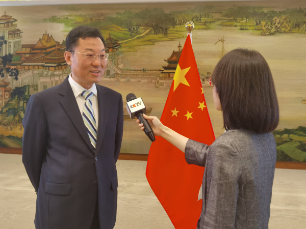 谢专访及快讯二配图.jpg