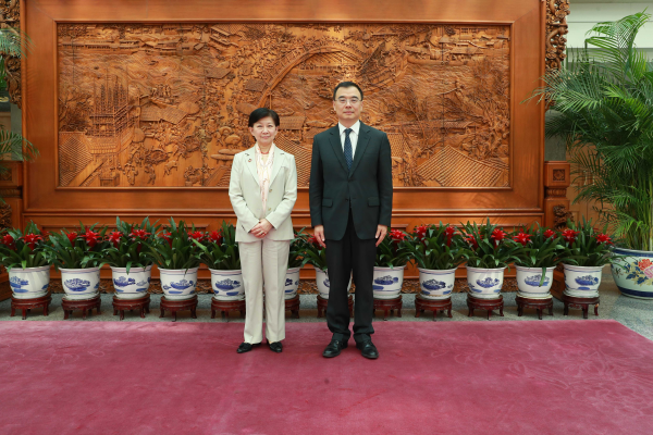 中满泉.png